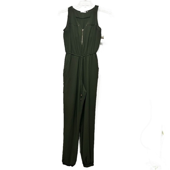 Woman military green jumpsuit. Sleeveless and v neck. Regular fit Size M - Picture 6 of 6